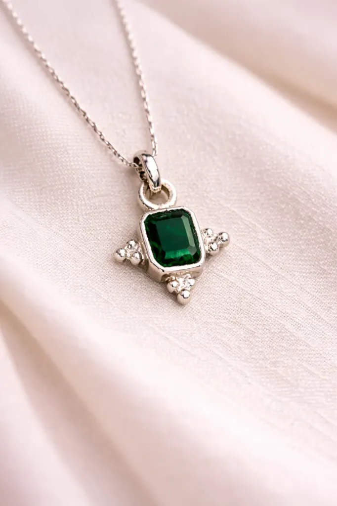 Emerald Bishop (Silver Embedded)